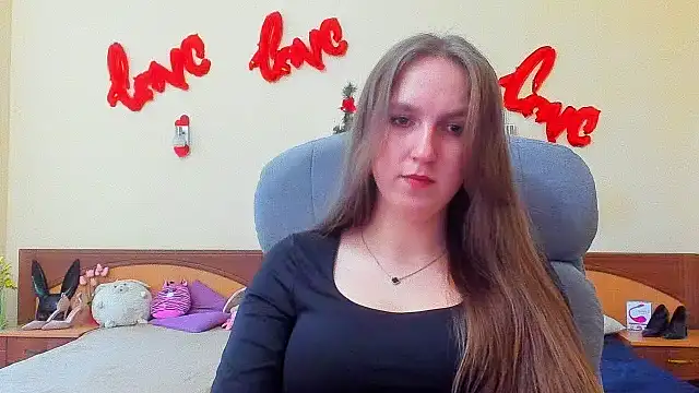 Snapshot of Nesie-Stoun chatting on 12.05.25 Nesie-Stoun online show from 12.05.25