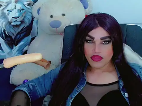 Snapshot of NharaBigCock chatting on 11.14.25 NharaBigCock online show from 11.14.25