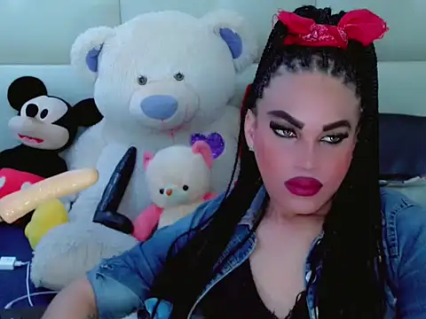 Snapshot of NharaBigCock chatting on 11.28.25 NharaBigCock online show from 11.28.25