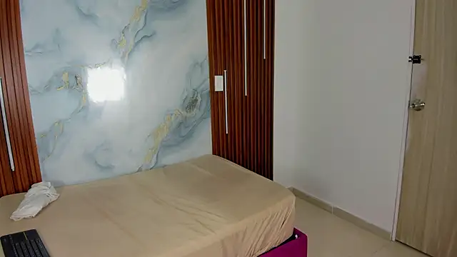 Snapshot of kendra_lovv chatting on 02.17.26 kendra lovv online show from 02.17.26