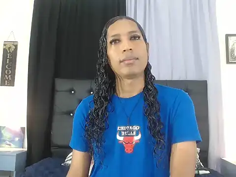 MiaCoock online show from 12.05.25