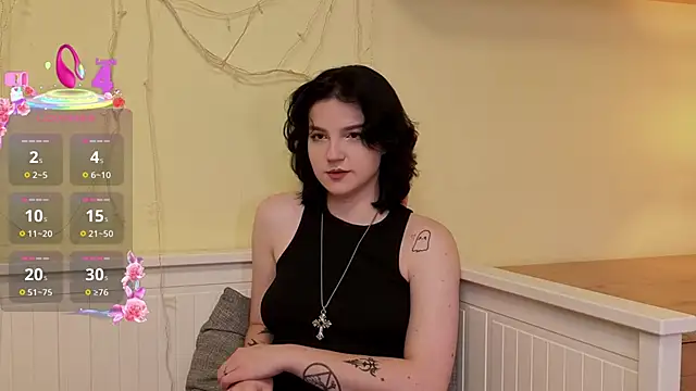 LatinaHuguenin online show from 11.27.25