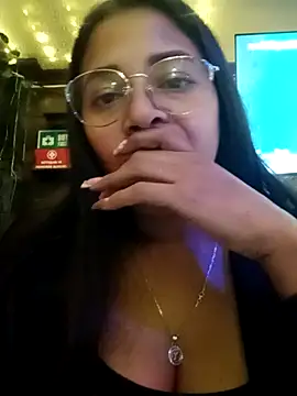 Snapshot of Luceroxxx7 chatting on 11.14.25 Luceroxxx7 online show from 11.14.25