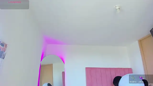 Janettcruz online show from 04.20.26