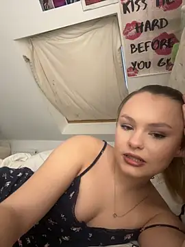 LillieWebb  online show from 11.30.25