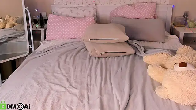 Snapshot of Barbara_Allen chatting on 12.22.25 Barbara Allen online show from 12.22.25