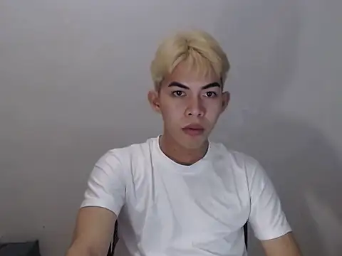 Urhotsilverboy online show from 05.22.26