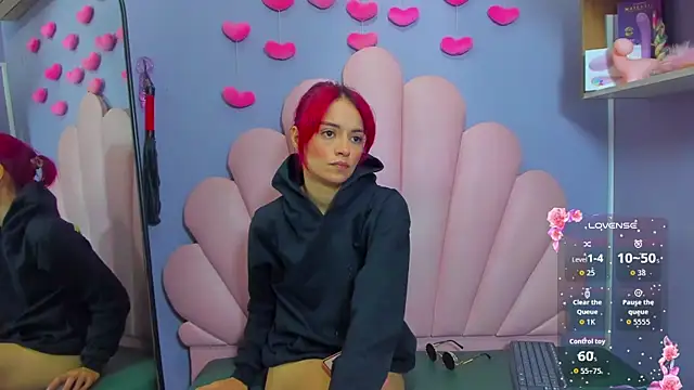 Snapshot of luci_miller chatting on 11.22.25 luci miller online show from 11.22.25