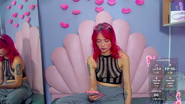 Snapshot of luci_miller chatting on 11.28.25 luci miller online show from 11.28.25