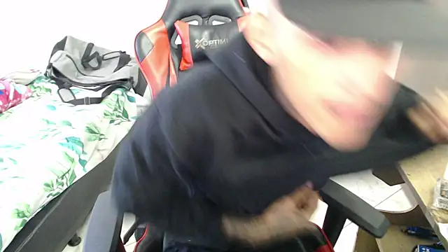 Snapshot of thebesthot chatting on 11.28.25 thebesthot online show from 11.28.25