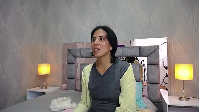 Snapshot of GiselaZivic chatting on 05.11.26 GiselaZivic online show from 05.11.26
