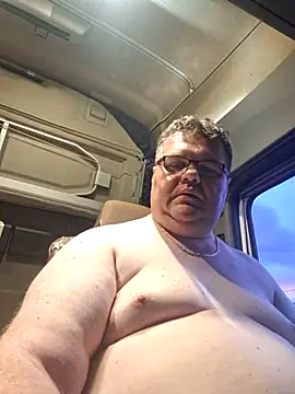 Snapshot of Grase44 chatting on 12.01.25 Grase44 online show from 12.01.25