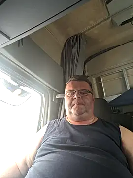 Snapshot of Grase44 chatting on 05.17.26 Grase44 online show from 05.17.26