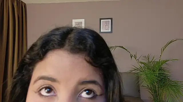 Snapshot of Amazonas_x chatting on 11.14.25 Amazonas x online show from 11.14.25