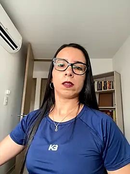 Snapshot of Vicky_ro chatting on 11.12.25 Vicky ro online show from 11.12.25