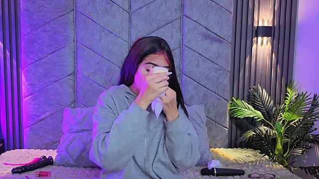  ViolletteNoir  online show from 11.30.25