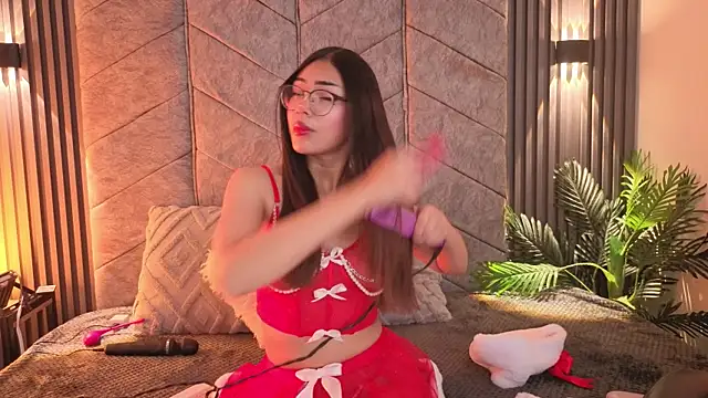  ViolletteNoir  online show from 12.18.25