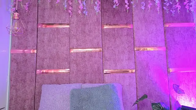  ViolletteNoir  online show from 12.20.25