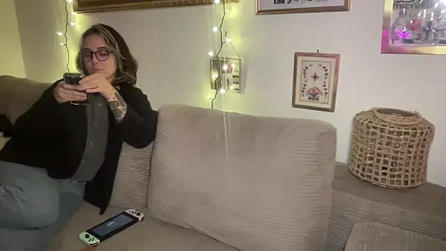 angelgirl98 online show from 12.22.25