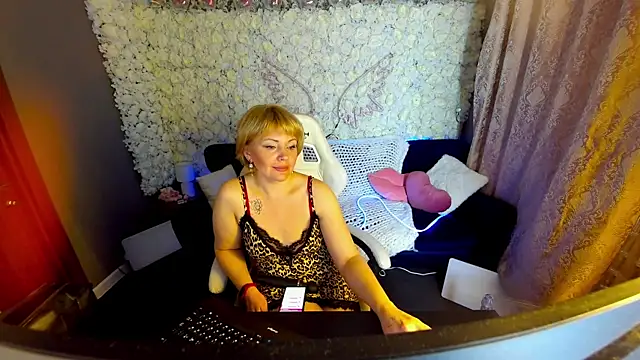 AmaraNights online show from 04.14.26