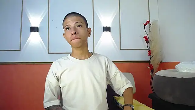 Tessachains 2  online show from 11.26.25