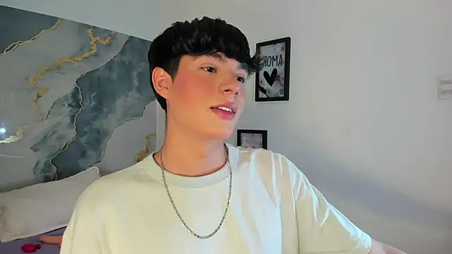 Snapshot of Isaac_Kurtt chatting on 11.12.25 Isaac Kurtt online show from 11.12.25