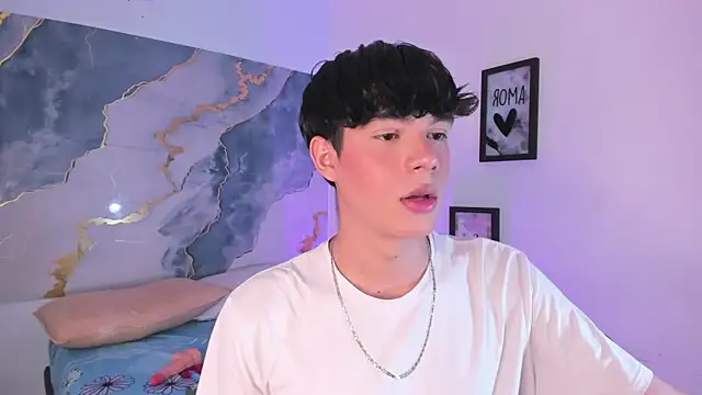 Snapshot of Isaac_Kurtt chatting on 11.13.25 Isaac Kurtt online show from 11.13.25