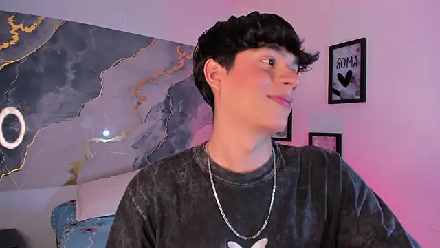 Snapshot of Isaac_Kurtt chatting on 11.15.25 Isaac Kurtt online show from 11.15.25