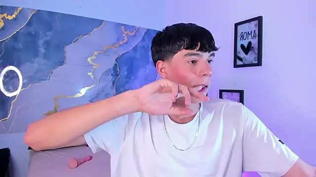 Snapshot of Isaac_Kurtt chatting on 11.25.25 Isaac Kurtt online show from 11.25.25