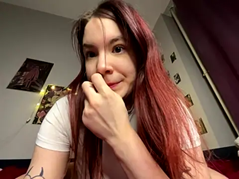 Snapshot of jenny_fairy chatting on 12.04.25 jenny fairy online show from 12.04.25