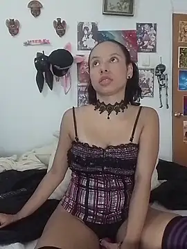 kiaralenon online show from 11.29.25