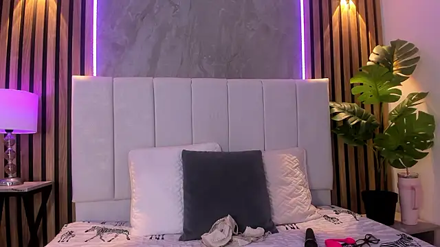 Carlotta de velour online show from 03.14.26