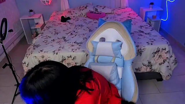 ArtemisaMoonn online show from 11.20.25