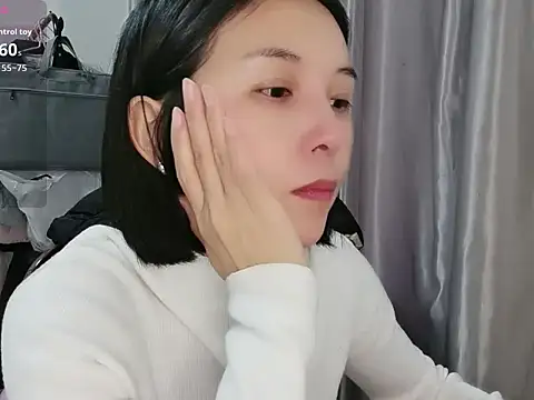 Snapshot of Wanwan61 chatting on 11.26.25 Wanwan61 online show from 11.26.25