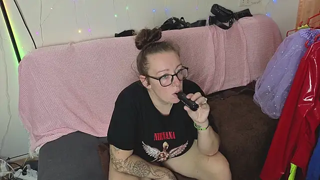 JadeStarUK online show from 11.17.25