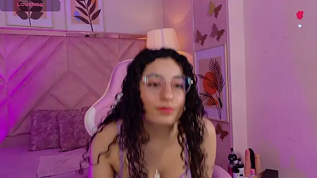 Snapshot of DemiJones_ chatting on 02.14.26 DemiJones online show from 02.14.26