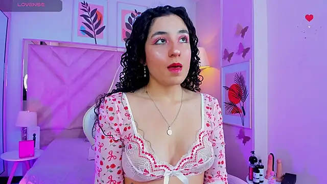 Snapshot of DemiJones_ chatting on 02.18.26 DemiJones online show from 02.18.26