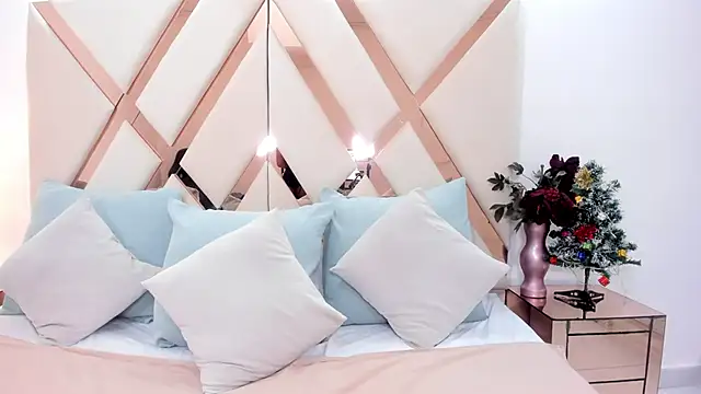 merielenbloom online show from 11.25.25