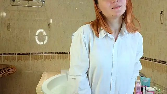 Snapshot of VernonSierras chatting on 11.30.25 VernonSierras online show from 11.30.25