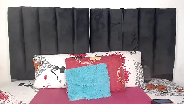 Miss-Berries online show from 02.17.26