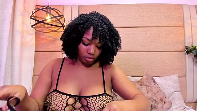 Snapshot of BrendaFernandez_ chatting on 11.27.25 BrendaFernandez online show from 11.27.25