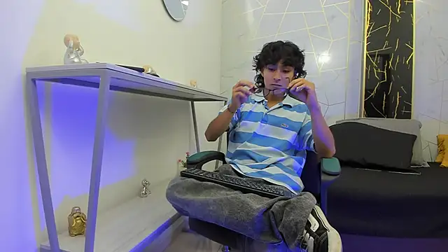 Zoro V online show from 12.01.25