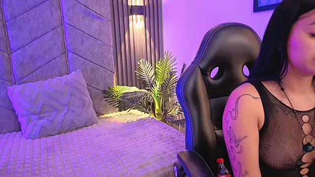 AuroraLanee  online show from 11.08.25