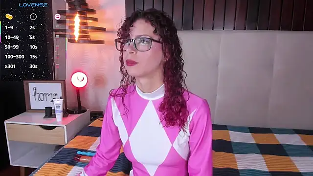 AliceMadnes online show from 12.18.25