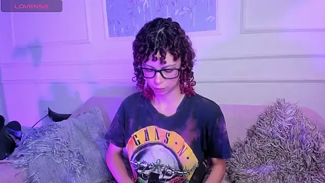 AliceMadnes online show from 02.11.26