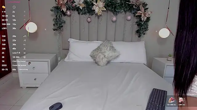 Snapshot of AbbyGils_21 chatting on 11.26.25 AbbyGils 21 online show from 11.26.25