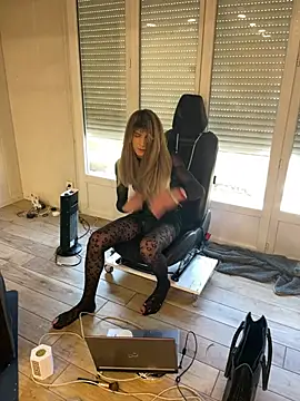 samia42 online show from 04.15.26