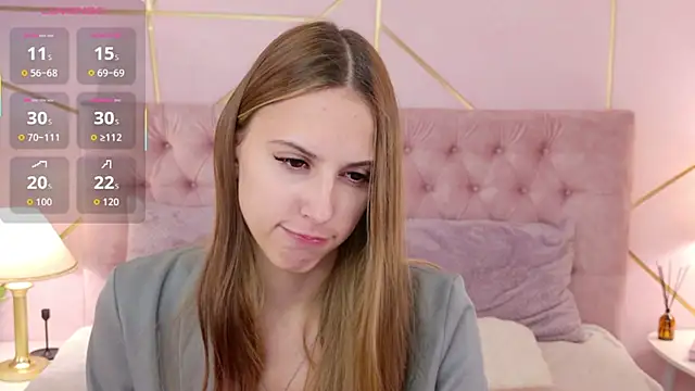 Snapshot of AriaBe11 chatting on 11.20.25 AriaBe11 online show from 11.20.25