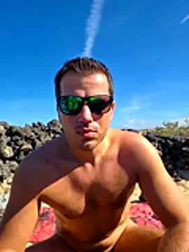 thenakedtraveler online show from 01.12.26