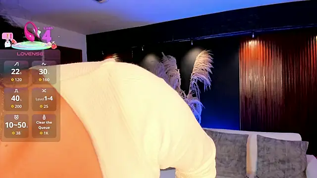 Saara Corraless online show from 01.08.26